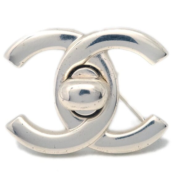 Chanel Turnlock Brooch Pin Silver Small 96P 181877 - Picture 1 of 4